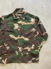 Load image into Gallery viewer, Vintage Woodland Camo Button Up Shirt (L)