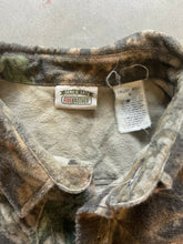 Load image into Gallery viewer, Vintage Five Brothers Realtree Advantage Timber Camo Chamois Shirt (XL)