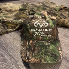 Load image into Gallery viewer, 00’s Realtree X-Tra Green Hat and AP Pants (XXL)
