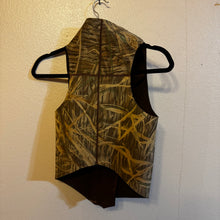 Load image into Gallery viewer, Avery Mossy Oak Shadowgrass Neoprene Dog Vest (XXL)