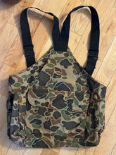 Load image into Gallery viewer, 80’s Dunn’s Old School Camo Strap Vest (XL) 🇺🇸