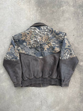 Load image into Gallery viewer, Vintage MossyOak Breakup Camo Leather Jacket (L)