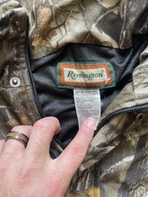 Load image into Gallery viewer, Vintage Remington Realtree Hardwoods Camo Jacket (XL)