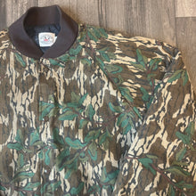 Load image into Gallery viewer, 1990’s Ruddy Duck Mossy Oak Greenleaf Camo Insulated Bomber Jacket (2XL)