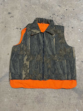 Load image into Gallery viewer, Vintage Winchester Trebark reversible puffer vest (XL)