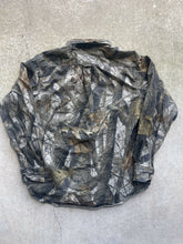 Load image into Gallery viewer, Realtree Hardwoods Camo Outfitters Ridge Button-Up Shirt (M)