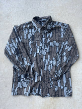 Load image into Gallery viewer, Vintage Trebark Camo Lightweight Button-Up Shirt (M)