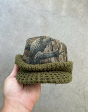 Load image into Gallery viewer, Vintage Mossy Oak Treestand Insulated Trapper Hat