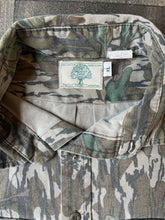 Load image into Gallery viewer, 1990’s Mossy Oak Greenleaf Camo Strap Shirt (XL)
