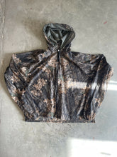 Load image into Gallery viewer, Vintage Mossy Oak Gen 1 Breakup Camo Lightweight Bug Pullover (M/L)