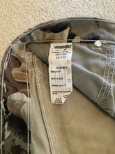 Load image into Gallery viewer, Vintage Wrangler Jeans Realtree Advantage Made in USA 38X30