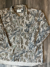 Load image into Gallery viewer, 1990’s Mossy Oak Treestand Camo Chamois Shirt (2XL)