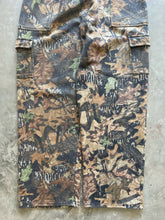 Load image into Gallery viewer, Vintage Forest Floor Camo Sweatpants (3XL)