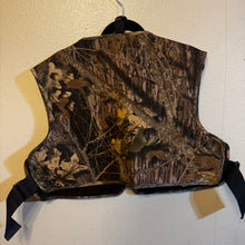 Load image into Gallery viewer, 00’s Avery Mack’s Mossy Oak Break Up Neoprene Shell Vest