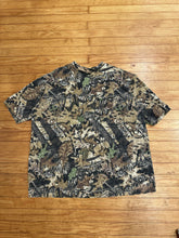 Load image into Gallery viewer, Vintage MossyOak Forest Floor Pocket T (3XL)