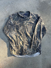 Load image into Gallery viewer, Vintage Mossy Oak Shadow Branch Button Up (L)