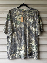 Load image into Gallery viewer, 00’s Mossy Oak Break Up Shirt (XL)