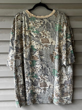 Load image into Gallery viewer, Tattered 90’s Realtree Advantage Classic Shirt (XL) 🇺🇸
