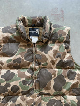 Load image into Gallery viewer, Vintage Browning Duck Camo Puffer Vest (M)