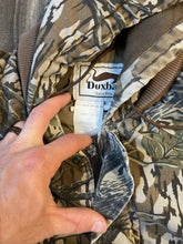 Load image into Gallery viewer, Vintage Duxbak Mossy Oak Treestand Camo Hooded Jacket (2XL)