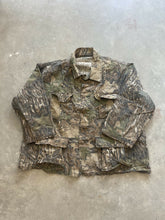 Load image into Gallery viewer, Vintage Realtree Camo Shacket (3XL)