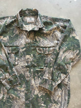Load image into Gallery viewer, Vintage Mossy Oak Shadow Leaf Camo Button Up Shirt (XL)