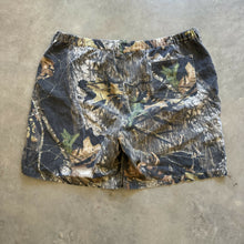 Load image into Gallery viewer, 2000’s Mossy Oak Breakup Camo Shorts (2XL)