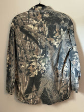 Load image into Gallery viewer, 90’s Mossy Oak Breakup Chamois Shirt (L) 🇺🇸