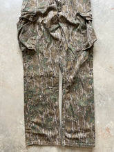 Load image into Gallery viewer, Vintage Mossy Oak Greenleaf Camo Pants (M)