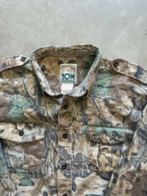 Load image into Gallery viewer, Vintage Realtree Advantage Camo Chamois Shirt (XL)