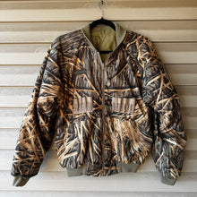 Load image into Gallery viewer, 00’s Columbia Mossy Oak Shadowgrass Reversible Bomber Jacket (S)