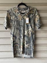 Load image into Gallery viewer, 00’s Mossy Oak Breakup Henley Shirt (M) 🇺🇸