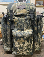 Load image into Gallery viewer, Vintage Boyt Harness Co. Mossy Oak Hunting Bacpack, Waterflow Accessories