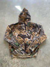 Load image into Gallery viewer, Vintage Fleece Realtree Advantage Camo Hoodie (2XL)