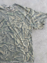 Load image into Gallery viewer, Vintage MossyOak ShadowGrass Camo Pocket T-Shirt (L)