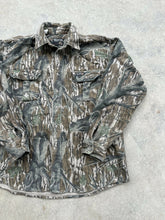 Load image into Gallery viewer, Vintage Rattlers Brand MossyOak Treestand Camo Chamios (L/XL)