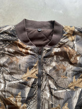 Load image into Gallery viewer, Vintage Realtree Hardwoods Camo Insulated Bomber Jacket (L)