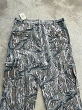 Load image into Gallery viewer, 90's MossyOak Treestand Camo Pants (28"-35"x32") 🇺🇸