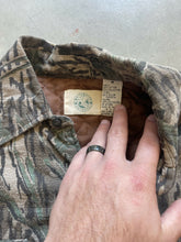 Load image into Gallery viewer, Vintage Mossy Oak Treestand Camo Insulated Button-Up Shirt (M)