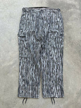 Load image into Gallery viewer, Vintage Liberty Realtree Camo Adjustable Waist Pants (XL)