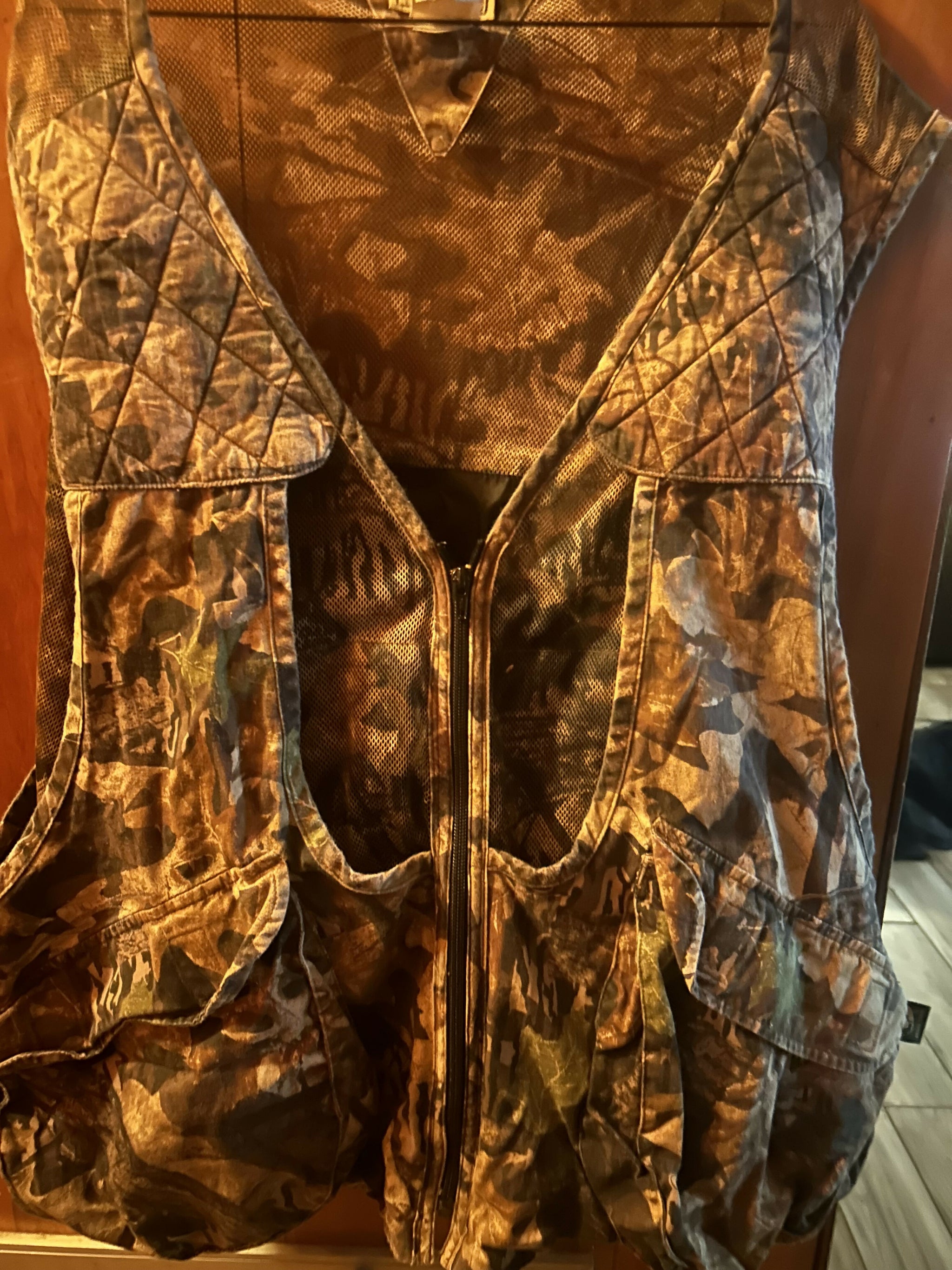 Vests – Camoretro