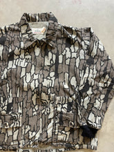 Load image into Gallery viewer, Vintage Trebark Camo Chamois Jacket (L)