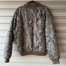 Load image into Gallery viewer, 90’s Columbia Mossy Oak Treestand Bomber Jacket (XL)