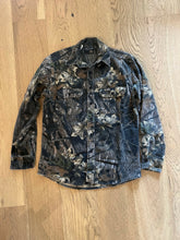 Load image into Gallery viewer, 90’s Mossy Oak Breakup Rattlers Chamois Shirt (M) 🇺🇸