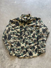 Load image into Gallery viewer, Vintage Duck Camo Wildlife Graphic Chamois Shirt (XL)