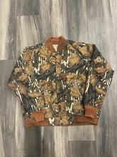Load image into Gallery viewer, 90’s Mossy Oak Fall Foliage Camo Bomber Jacket (M) 🇺🇸