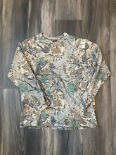 Load image into Gallery viewer, Vintage Realtree Advantage Camo Long Sleeve Shirt (M)