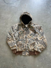 Load image into Gallery viewer, Vintage Walls Realtree Advantage Camo Hooded Jacket (L)