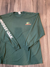 Load image into Gallery viewer, 2000’s Mossy Oak Logo Long Sleeve Shirt (2XL)