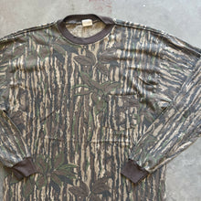 Load image into Gallery viewer, Vintage Realtree Camo Shirt (L)